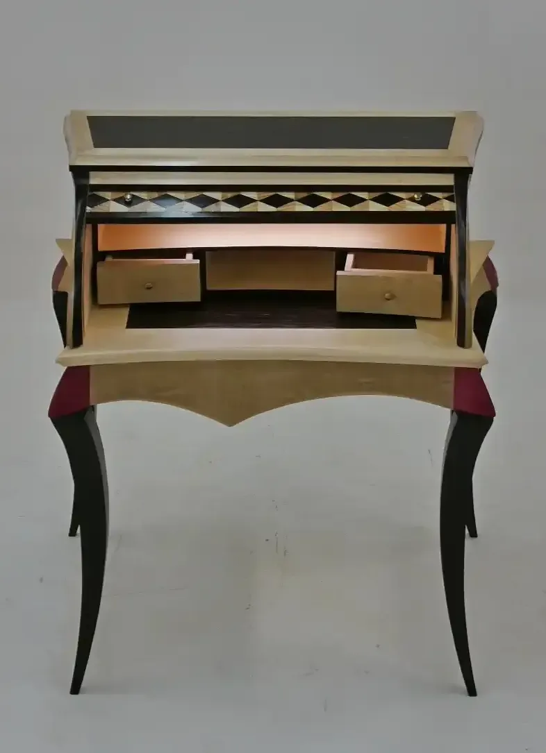 Un meuble secrétaire sur mesure